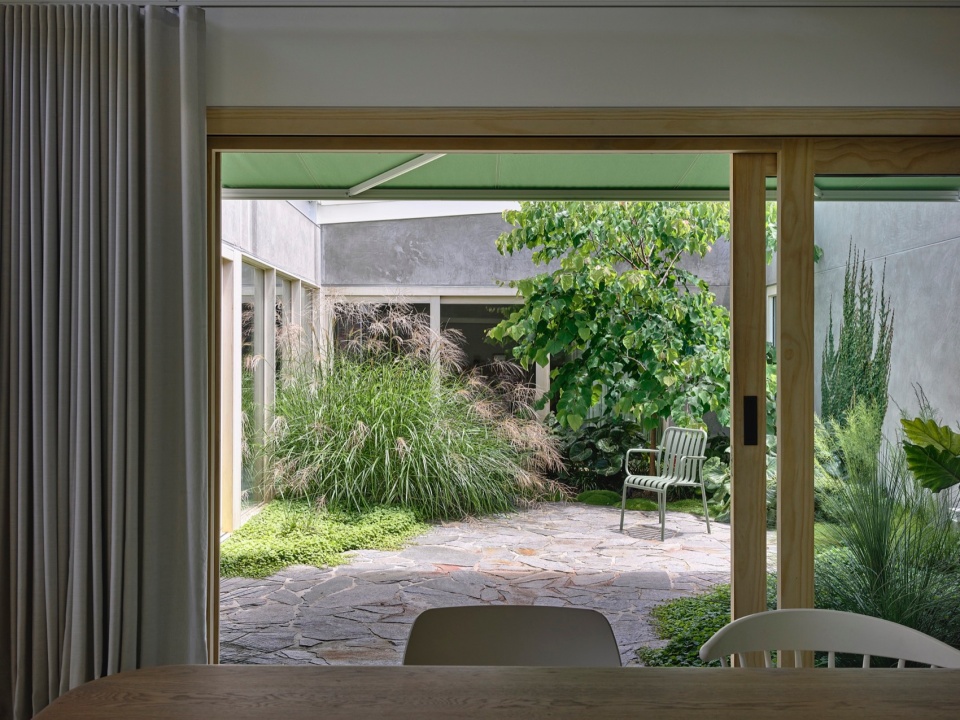 connected house by albert mo architects
