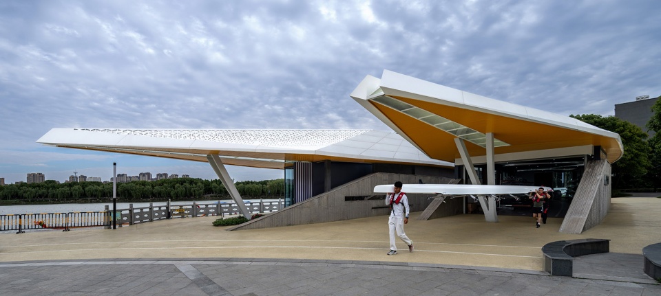 the rowing club at the beidong lake of pinghu city by cctn design