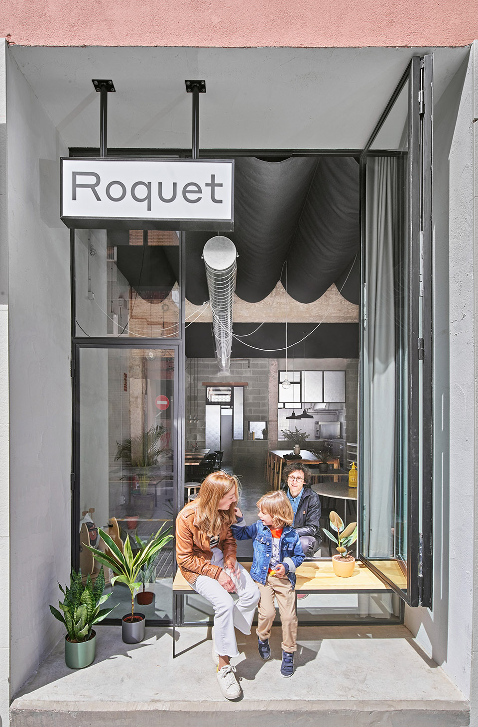 cafe roquet by nua arquitectures
