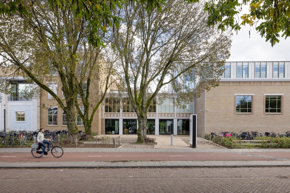 Renovation of The Van Maerlant lyceum by cepezed
