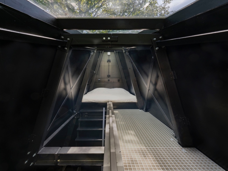 Retreat Stay Under the Radar by Sander van Schaik