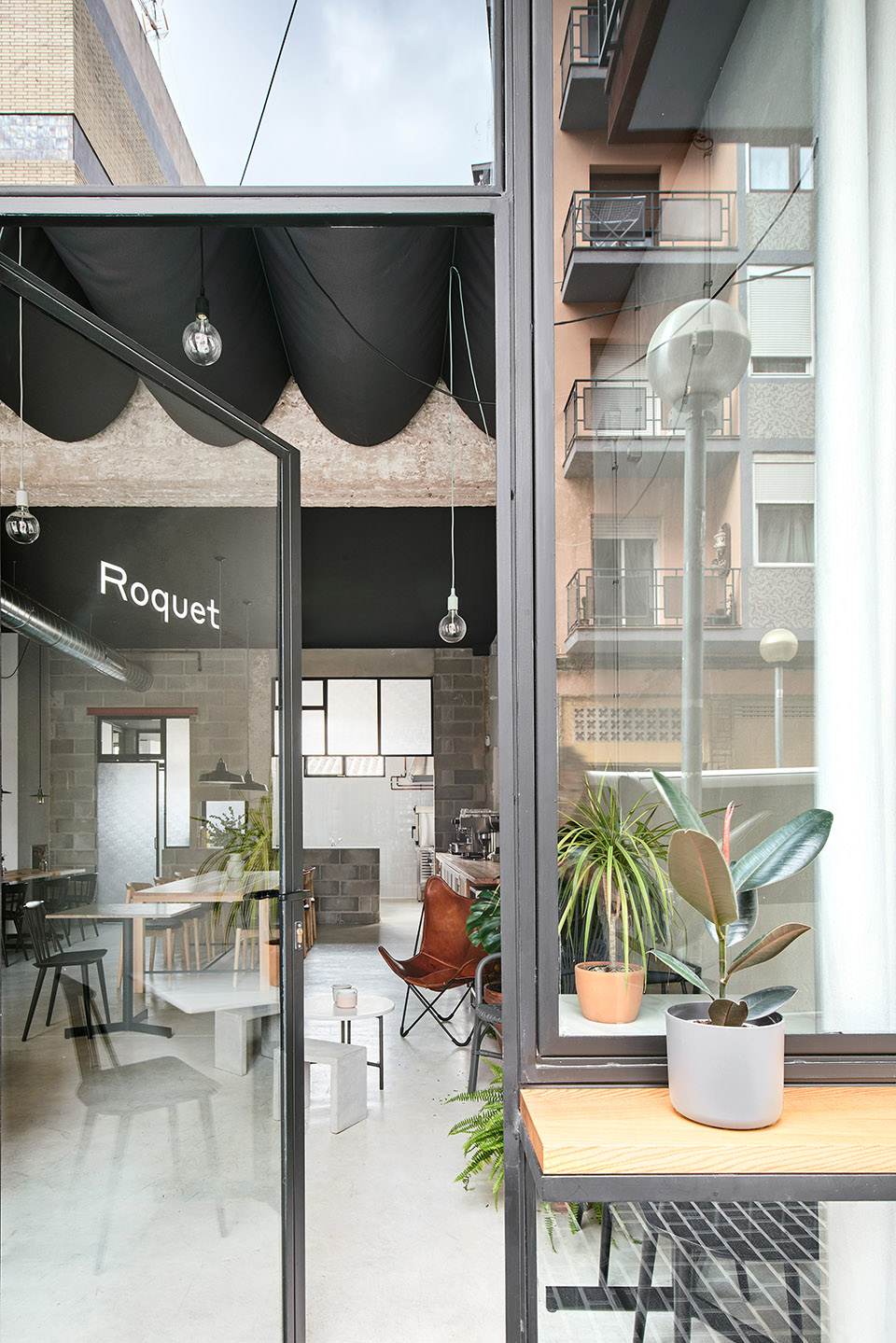 cafe roquet by nua arquitectures