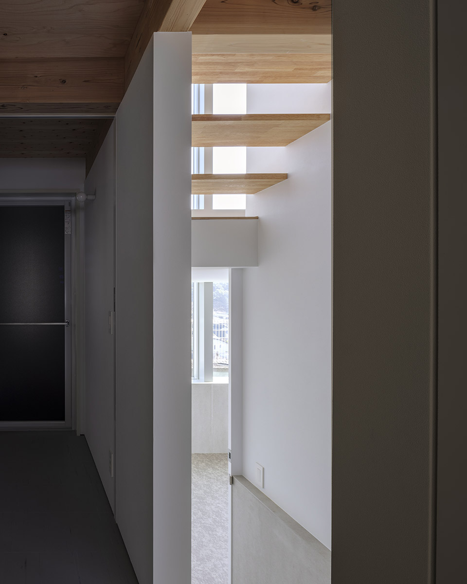 frame and window by shinji nakano architects