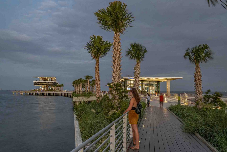 2023 ASLA URBAN DESIGN AWARD OF HONOR St Pete Pier Revitalization of Waterfront and Historic Pier Site by KEN SMITH WORKSHOP