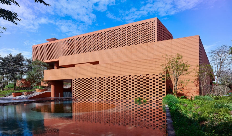 RSC Building in Hainan by SUP Atelier of THAD Beijing Tsinghua Tongheng Urban Planning Design Institute