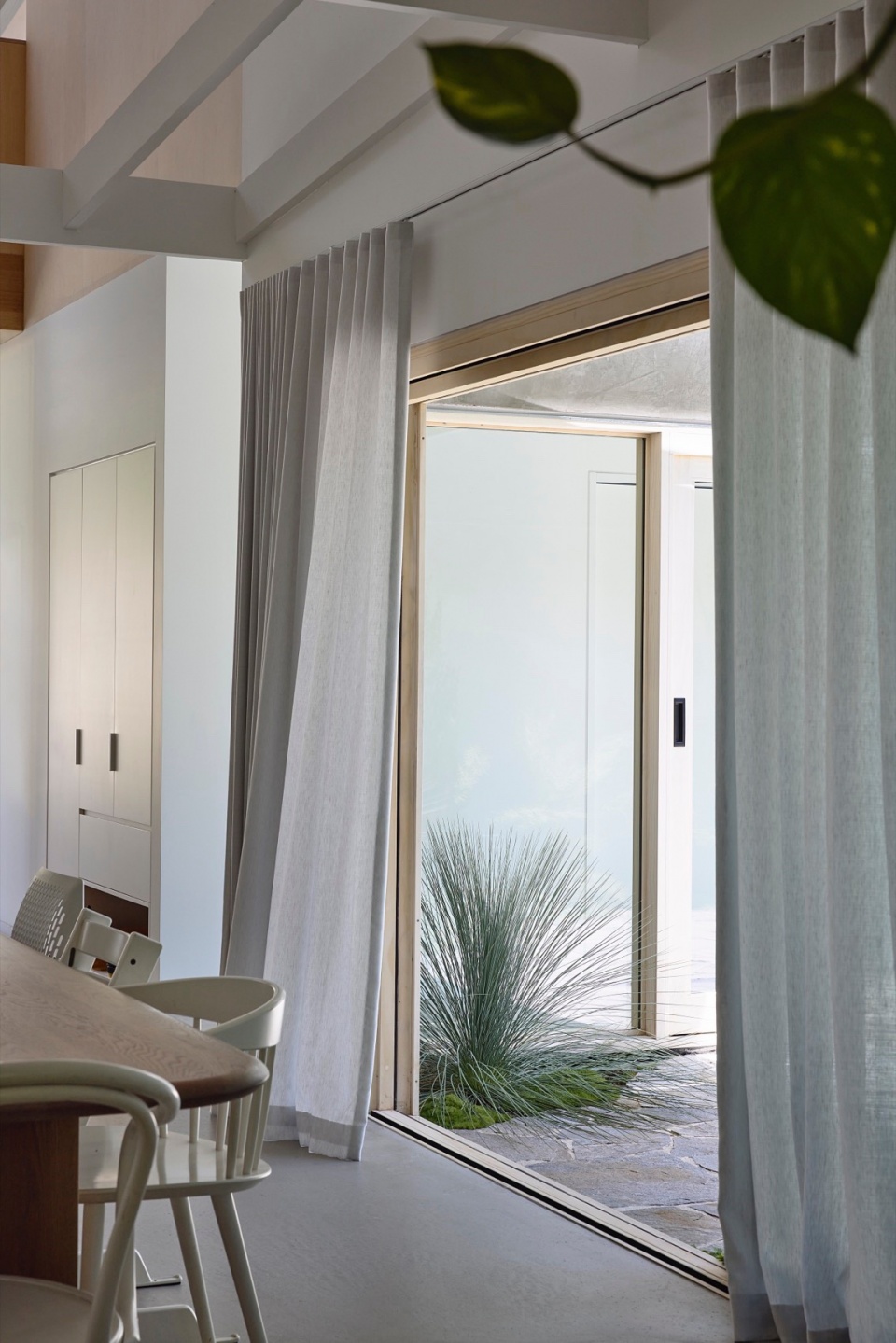 connected house by albert mo architects