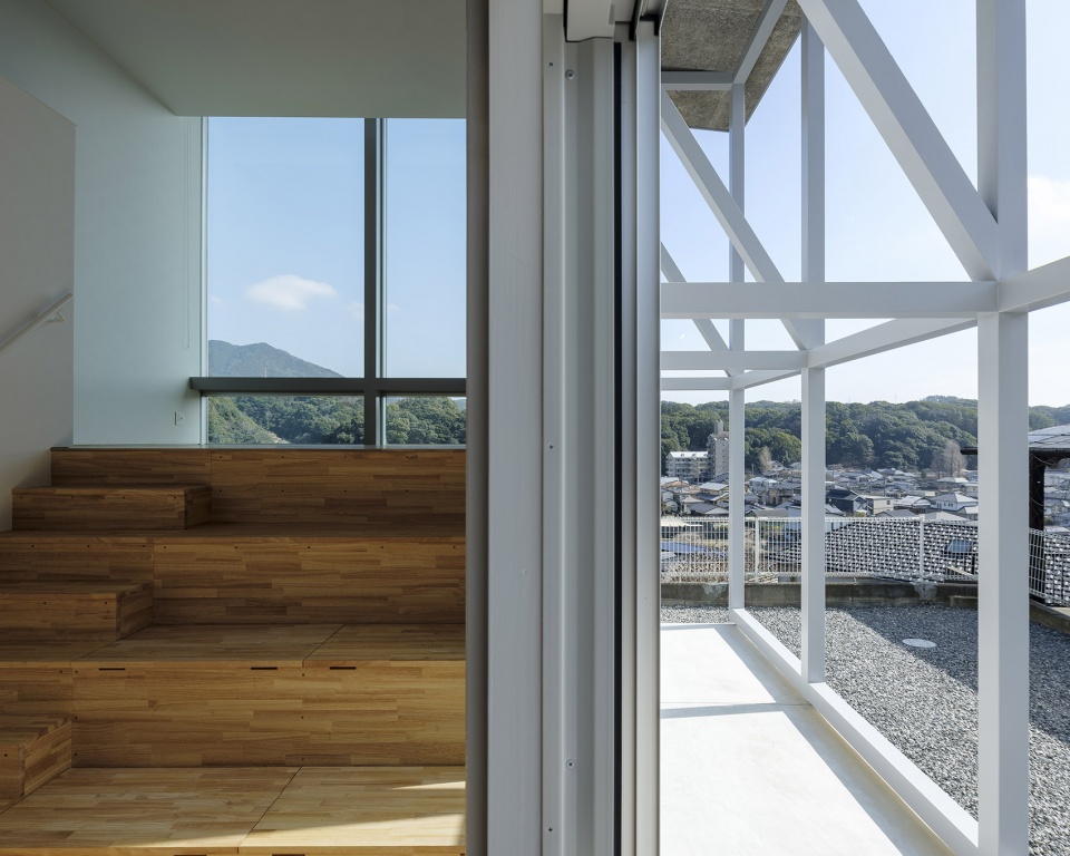 frame and window by shinji nakano architects