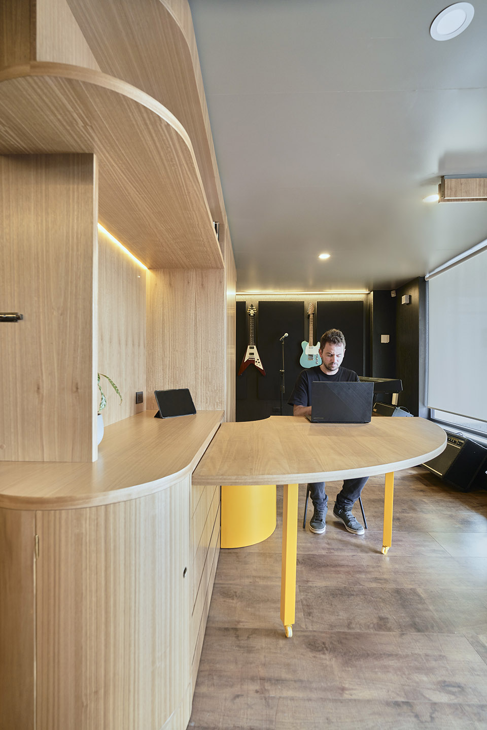 pivot by iwi studio tec taller ec