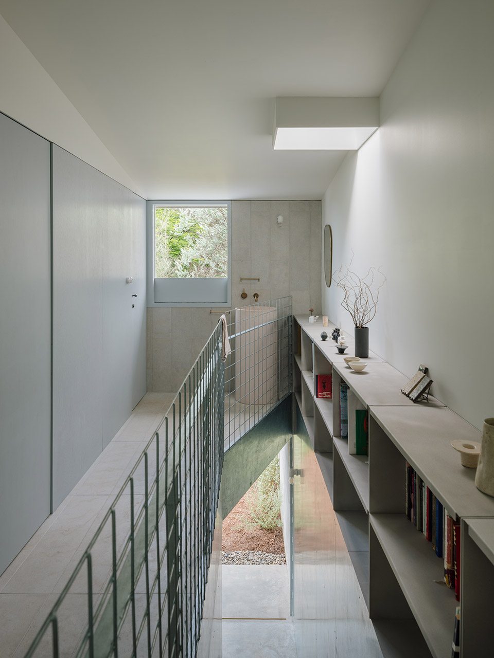 red hill house studio by zuzananicholas