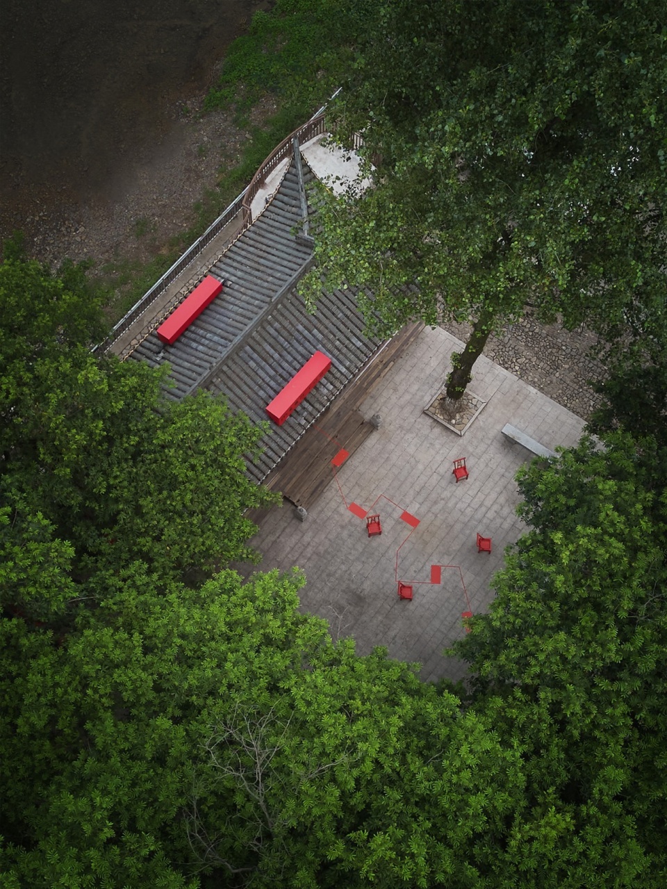 Red Pavilion under the Moon by Shejin Space Design Office