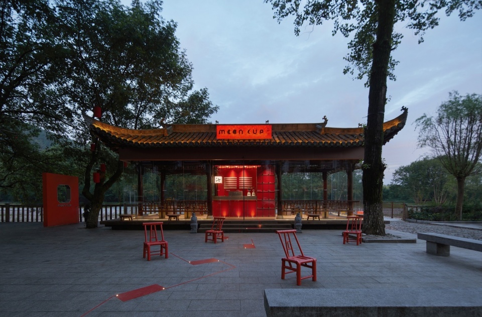 Red Pavilion under the Moon by Shejin Space Design Office