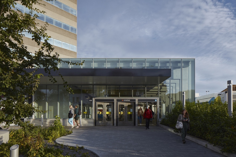 The Vendome Multimodal Hub Pole by Bisson Fortin Provencher Roy architectes
