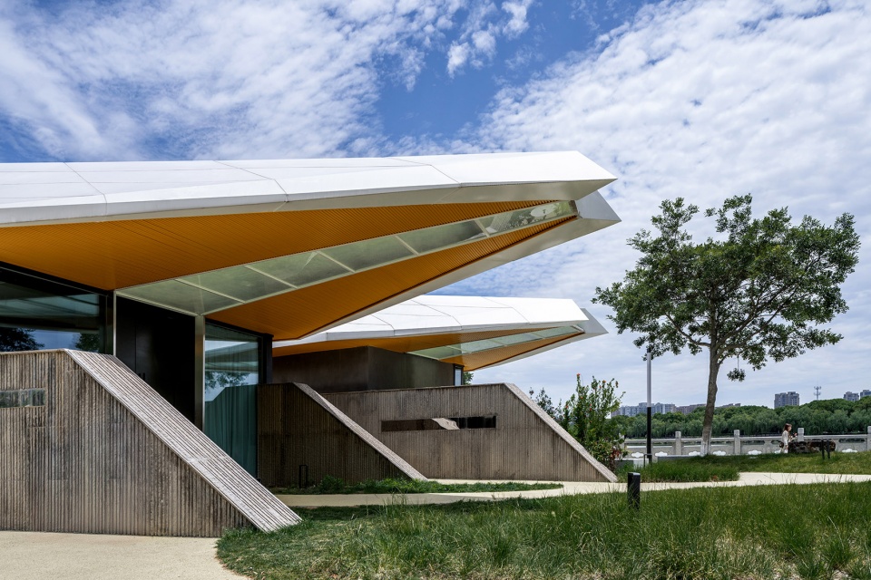 the rowing club at the beidong lake of pinghu city by cctn design