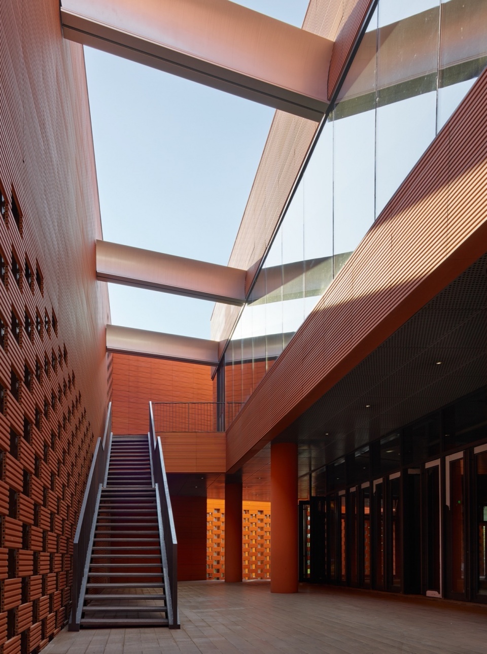 RSC Building in Hainan by SUP Atelier of THAD Beijing Tsinghua Tongheng Urban Planning Design Institute