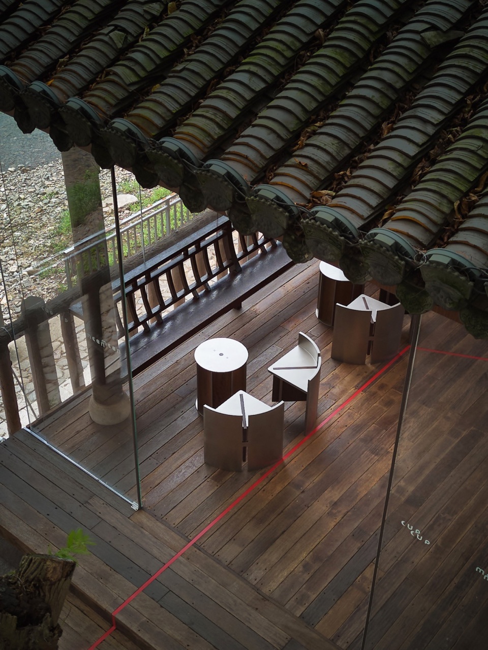 Red Pavilion under the Moon by Shejin Space Design Office