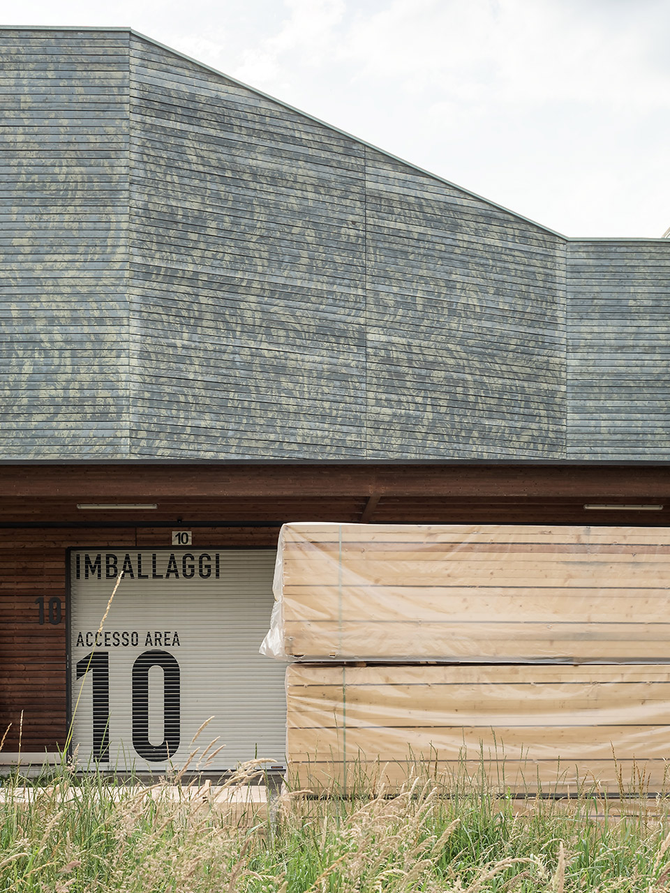 7 wood boxes by lca architetti