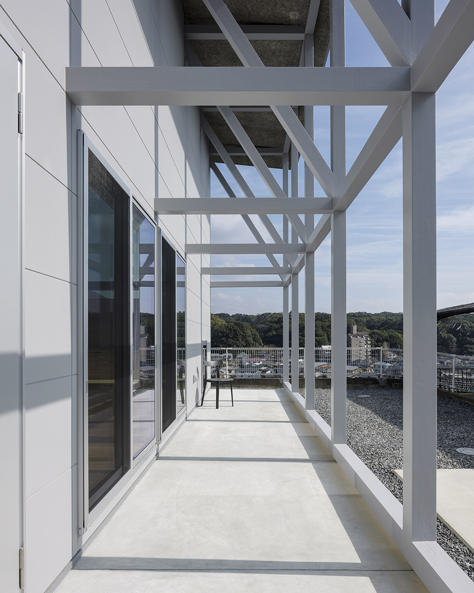 frame and window by shinji nakano architects