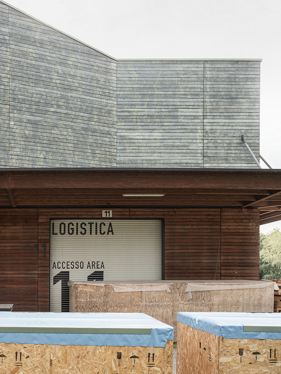 7 wood boxes by lca architetti