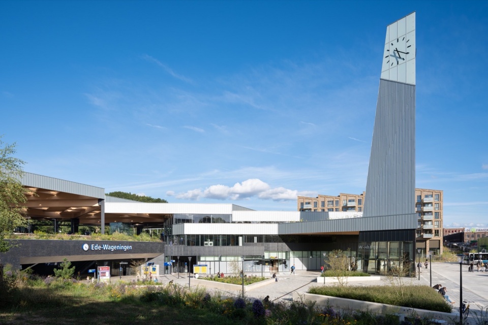 Ede Wageningen train station by Mecanoo Royal HaskoningDHV