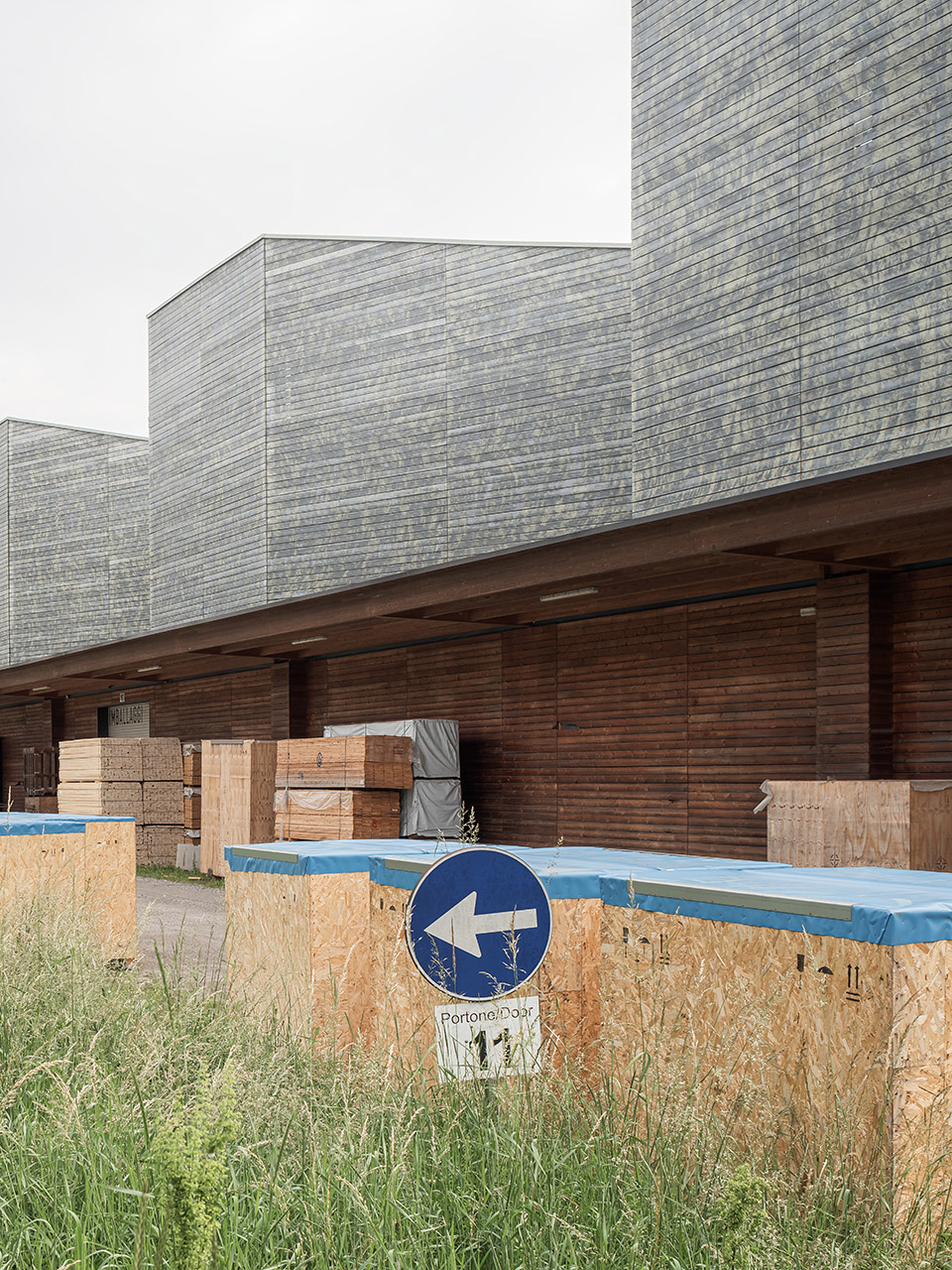 7 wood boxes by lca architetti