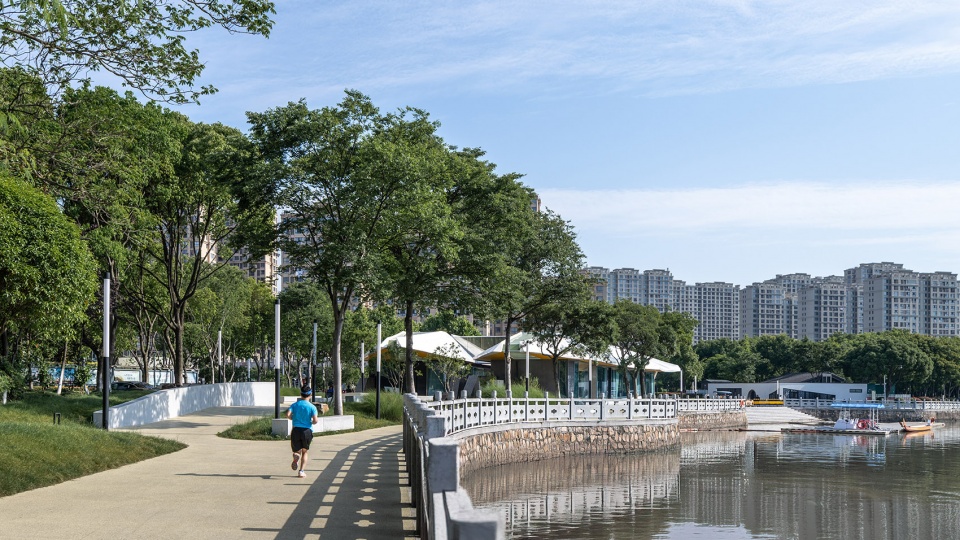 the rowing club at the beidong lake of pinghu city by cctn design