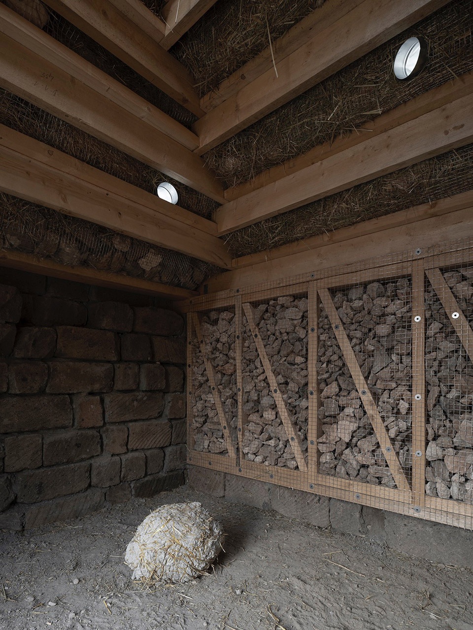 SeRAPHIN OF URTSADZOR by BUREAU NPATAK