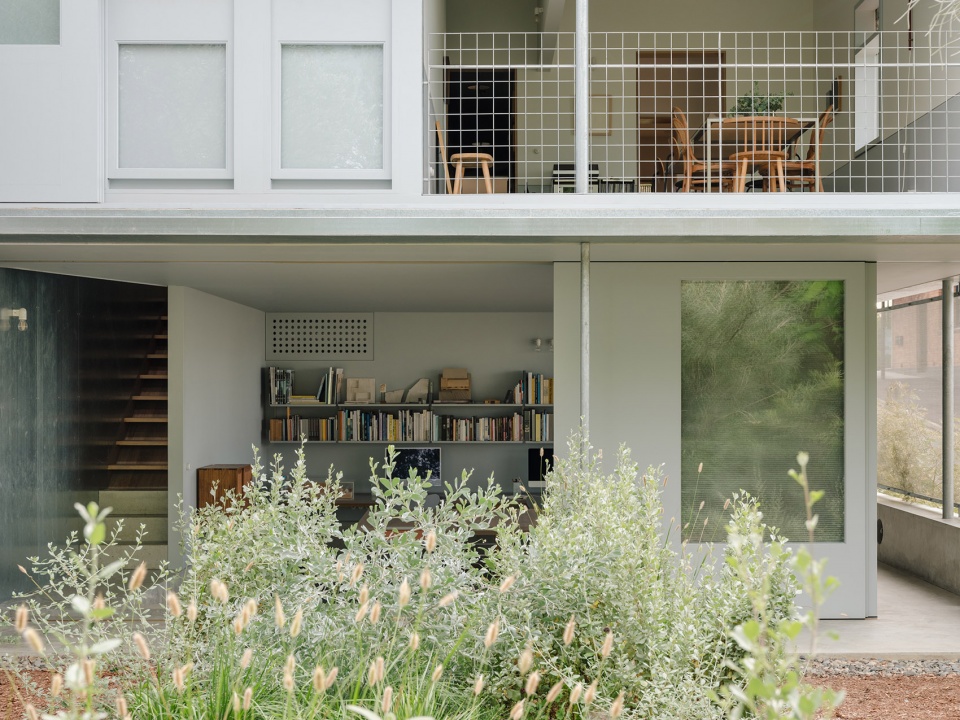 red hill house studio by zuzananicholas