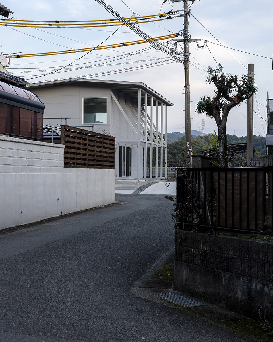 frame and window by shinji nakano architects