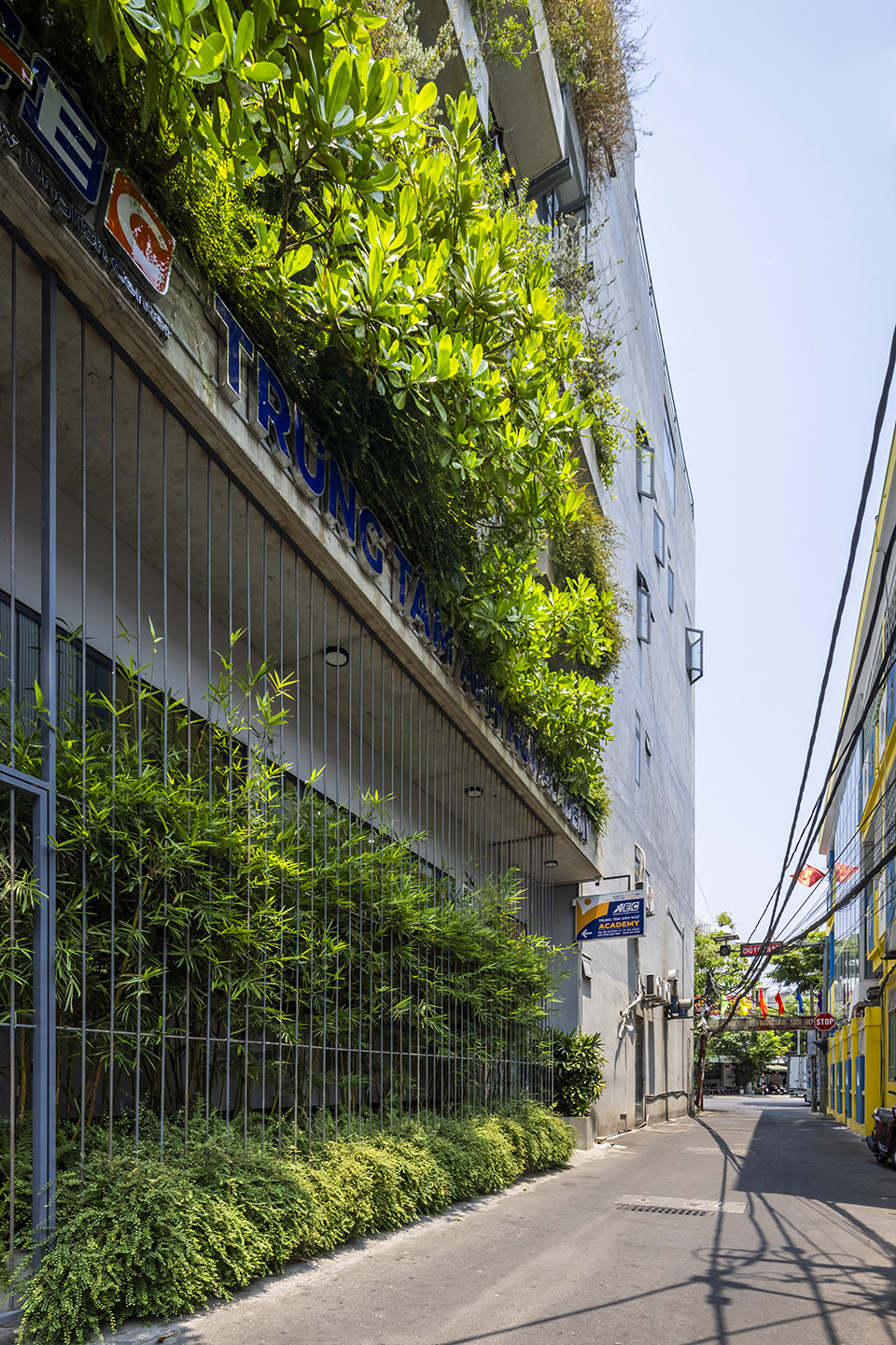 4b tower by ho khue architects