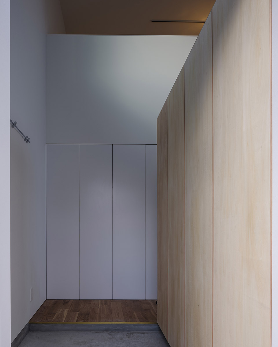 frame and window by shinji nakano architects