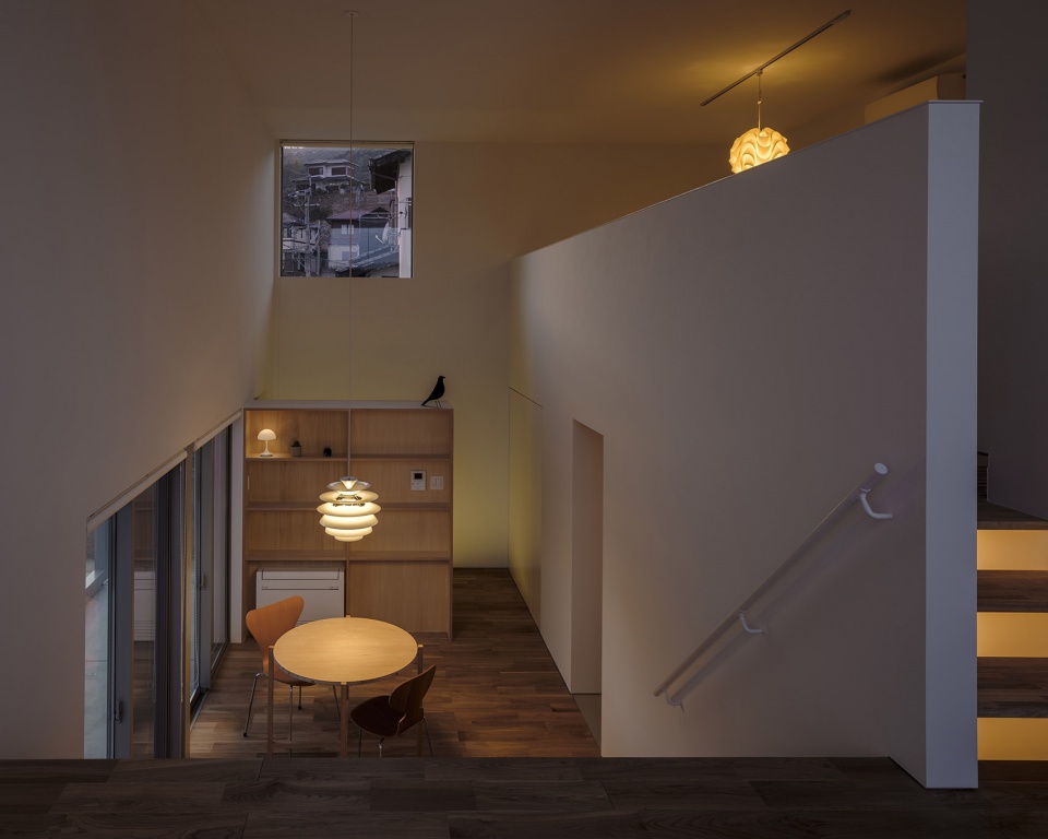 frame and window by shinji nakano architects