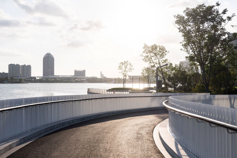 changshu qin lake park by ged