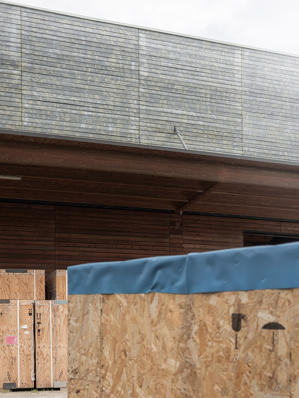 7 wood boxes by lca architetti