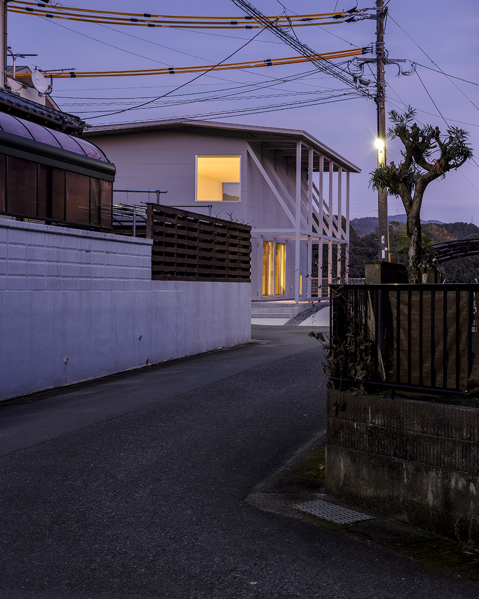 frame and window by shinji nakano architects