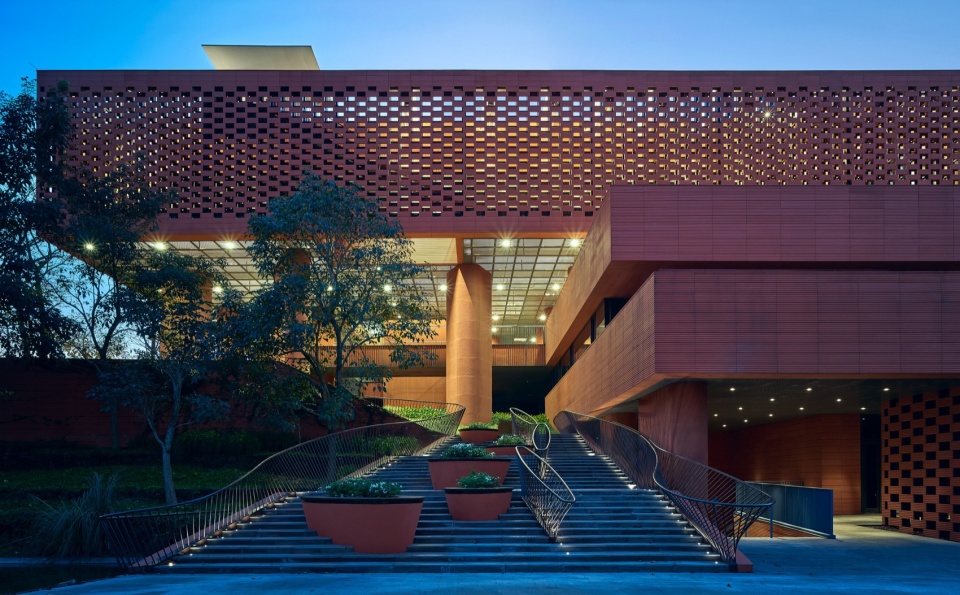 RSC Building in Hainan by SUP Atelier of THAD Beijing Tsinghua Tongheng Urban Planning Design Institute