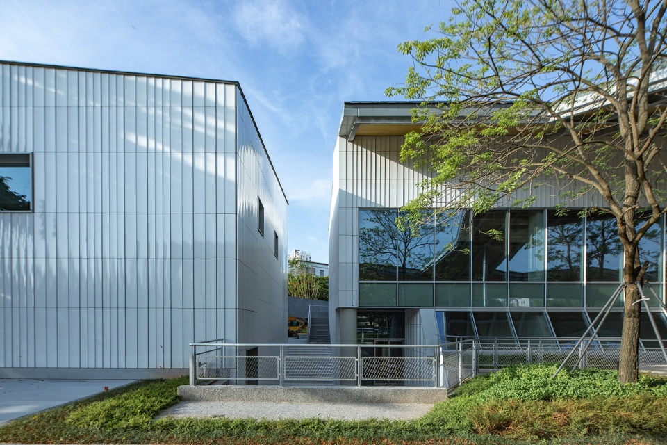 longgang river blueway pavilion by atelier liu yuyang