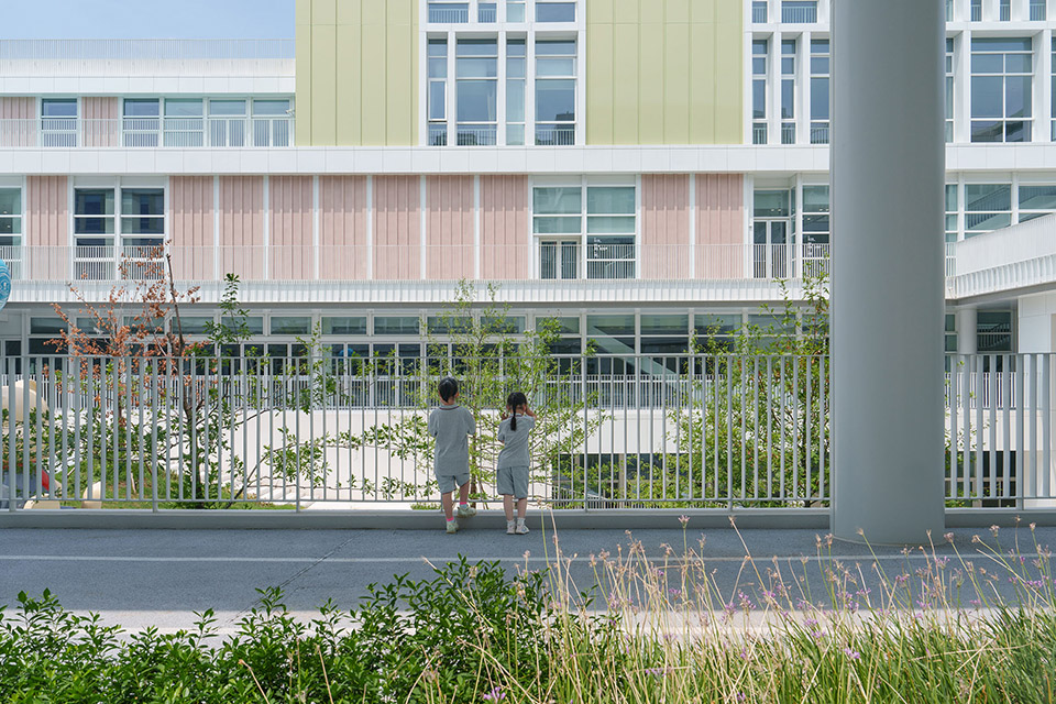 jiading new city of shanghai experimental school by da
