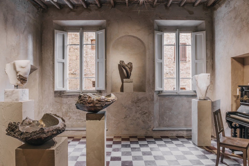 KALPA GALLERIES INTERIORS PHOTO BY DANIEL CIVETTA eq5