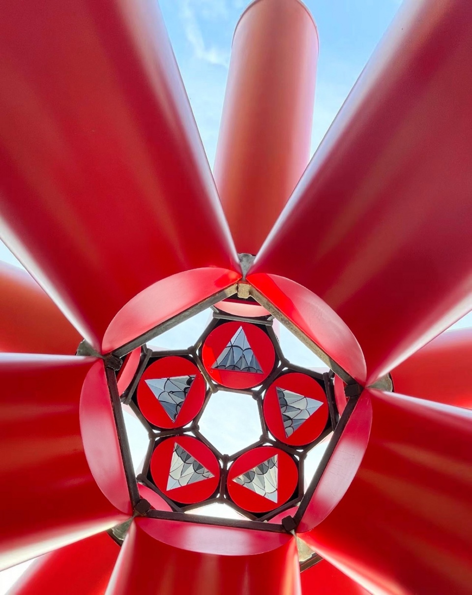 Looking at the center of Starburst ©PAO
