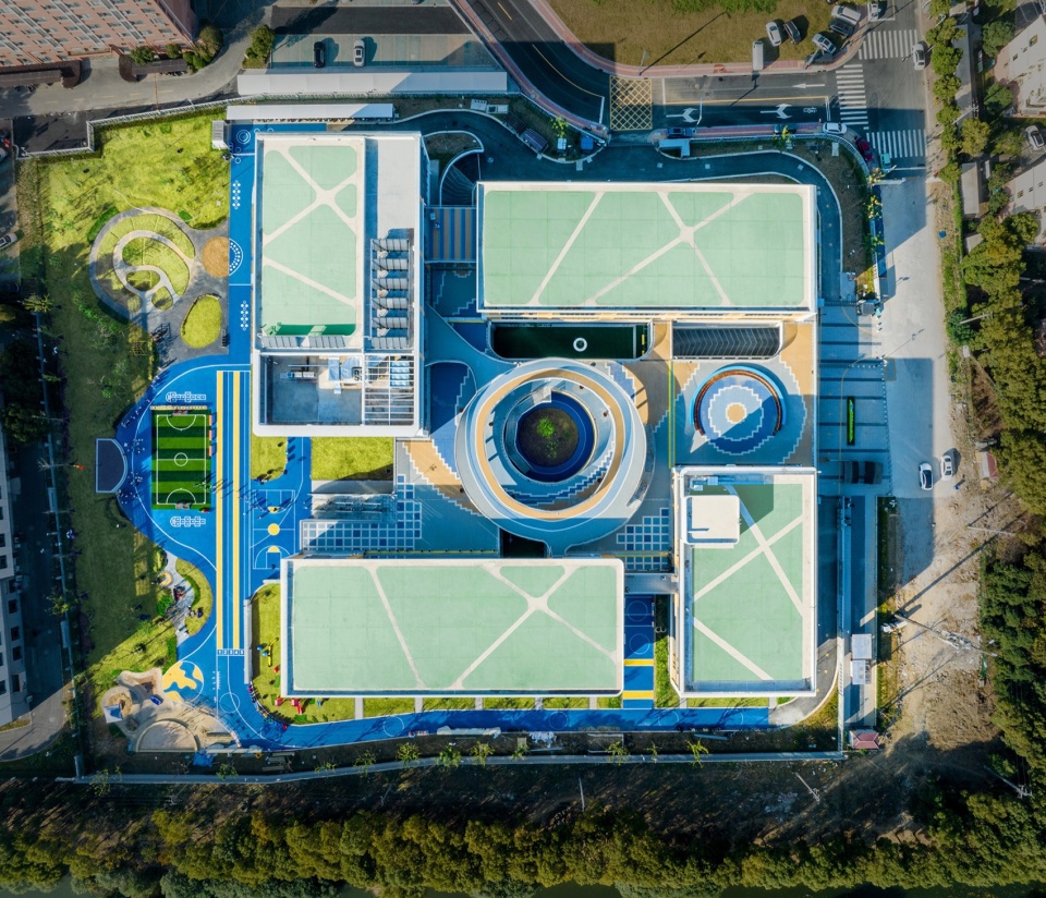 拟花朵形态的建筑形象© 张超 ingyuan kindergarten