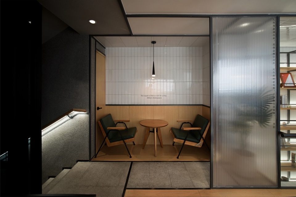 二层客座区 Second floor seating area ©URBAN NoMAD
