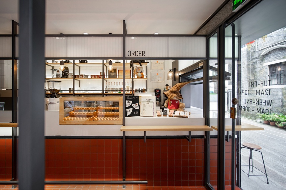 服务吧台及构造细节 Service bar and construction details ©URBAN NoMAD(2)