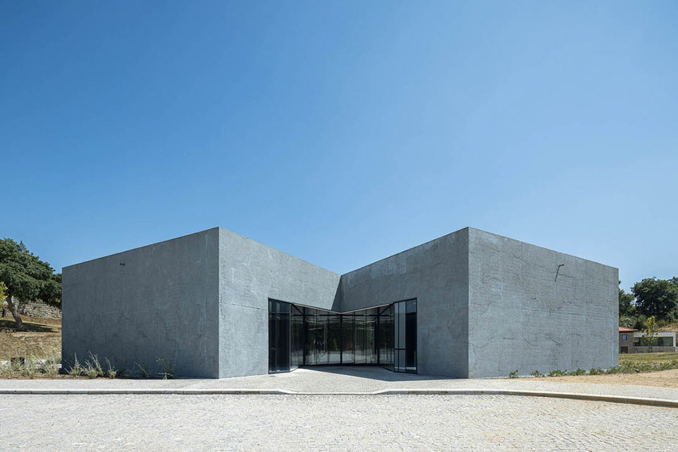 health center of moreira de conegos by studiocan
