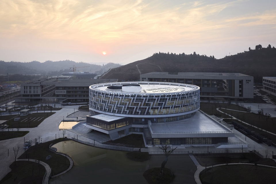 library of chongqing electric power college by guzhihongstudio