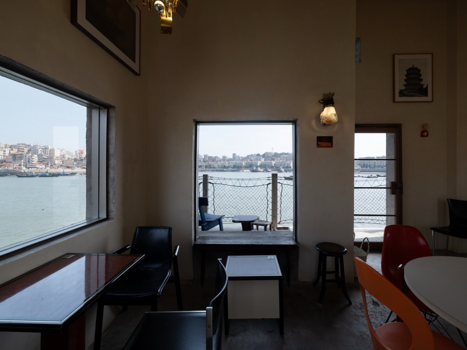 local fish cafe at xiangzhi wharf by devolution