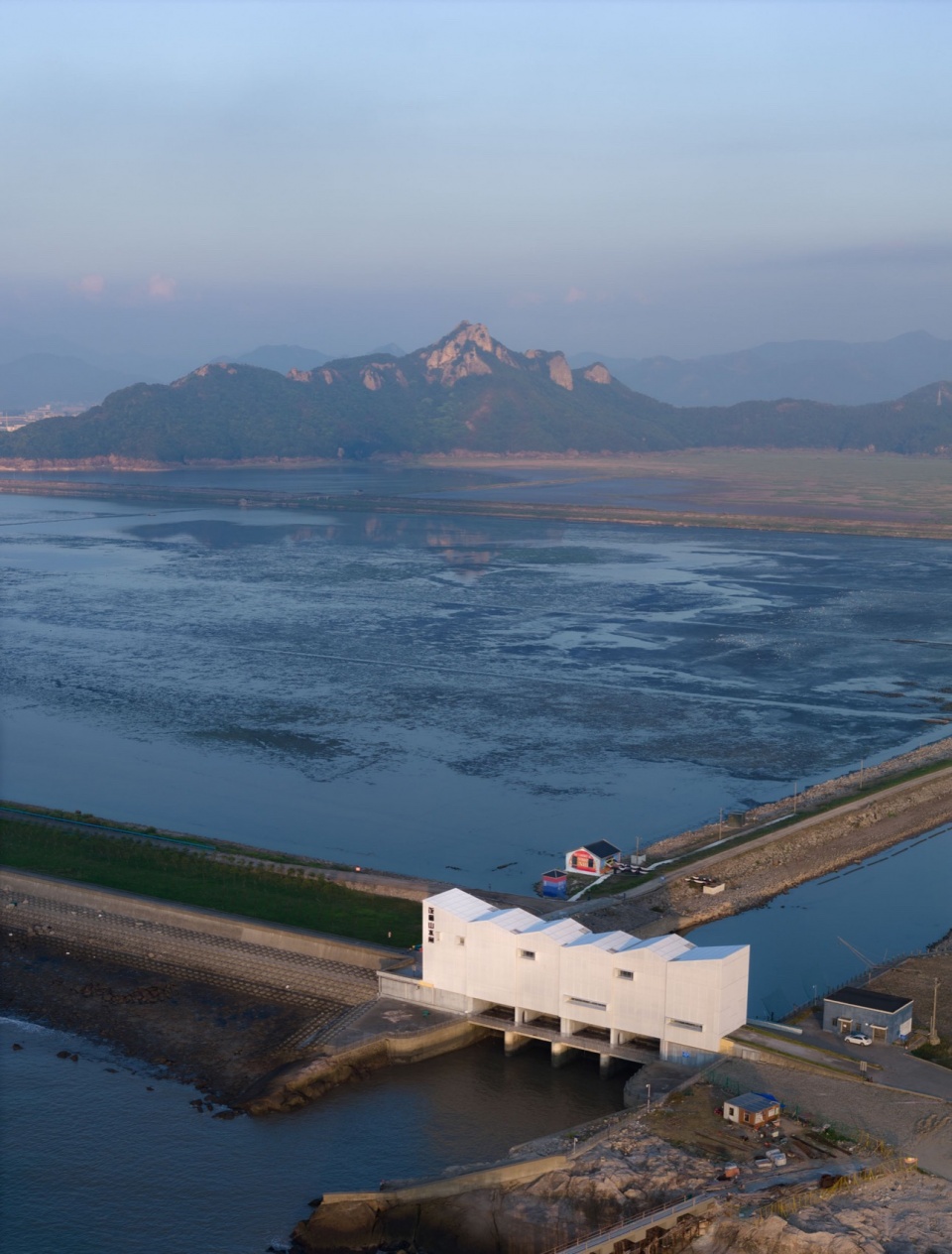 Renovation of Xiangshan Sluice Gate