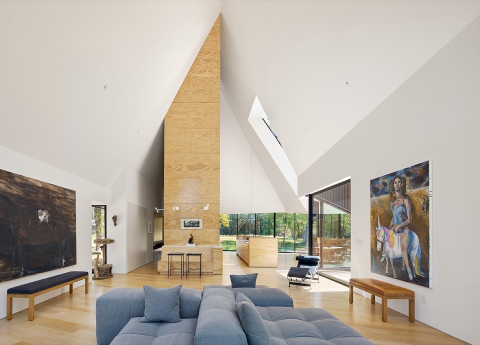 Steeplechase House by Brooks Scarpa