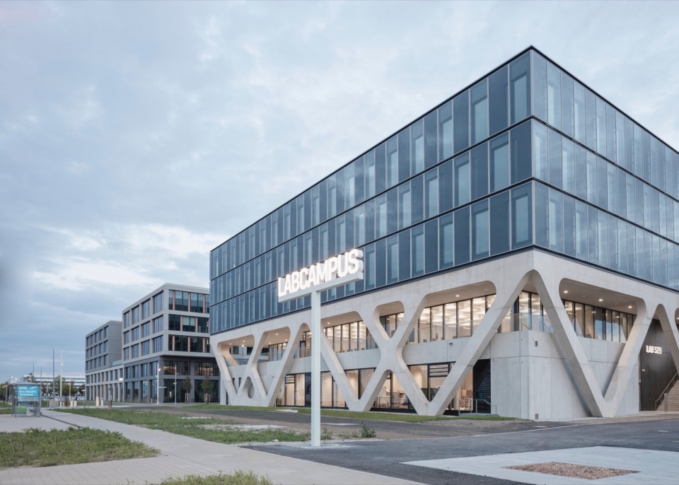 LAB 52 AirportAcademy LabCampus Munich Airport by Auer Weber