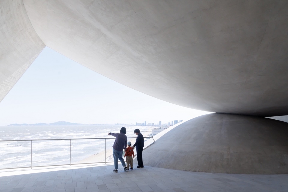 Sun Tower Yantai China by OPEN
