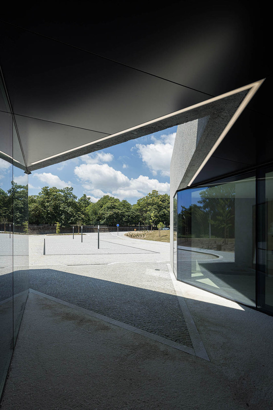 health center of moreira de conegos by studiocan